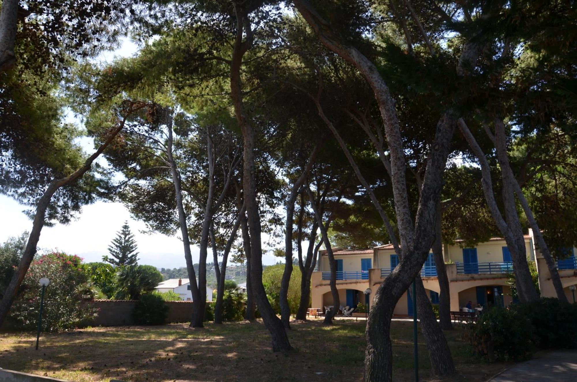 Villa Teti - Sicilia 坎波菲利斯·迪·罗切 外观 照片