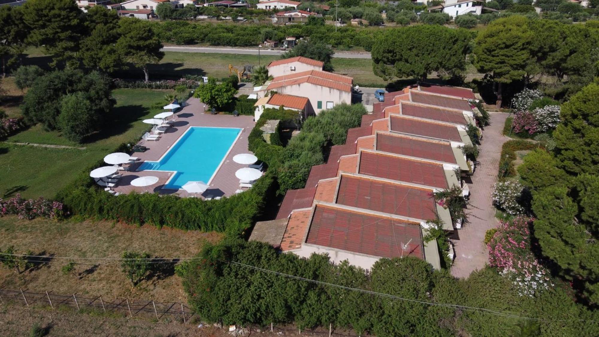 Villa Teti - Sicilia 坎波菲利斯·迪·罗切 外观 照片