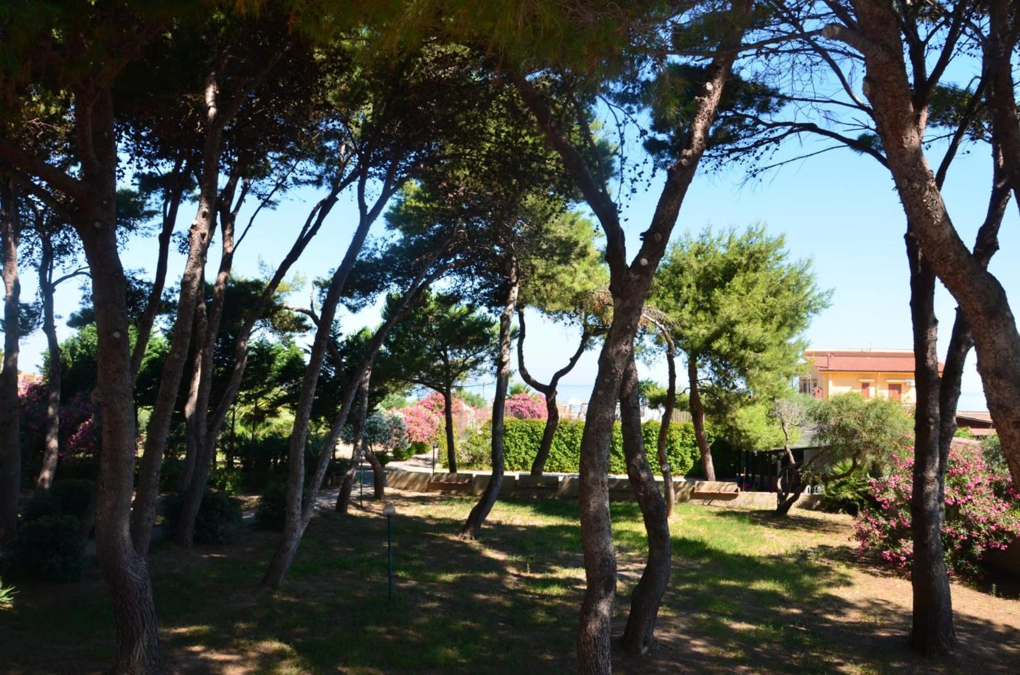 Villa Teti - Sicilia 坎波菲利斯·迪·罗切 外观 照片