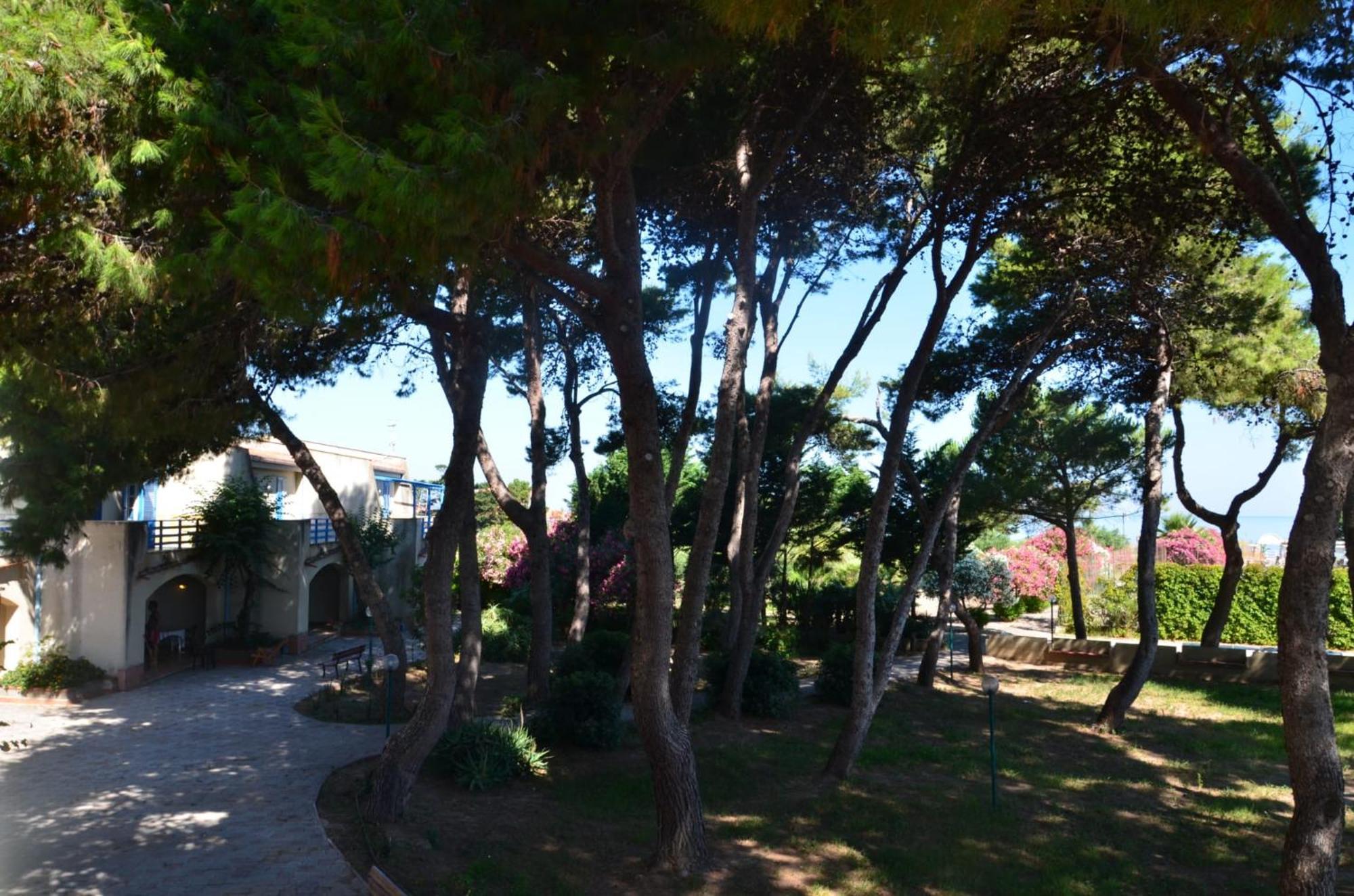Villa Teti - Sicilia 坎波菲利斯·迪·罗切 外观 照片